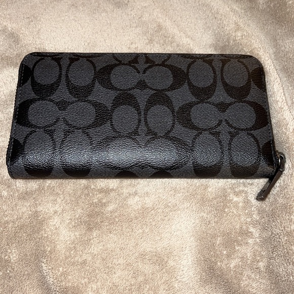 coach large wallet - Picture 7 of 11